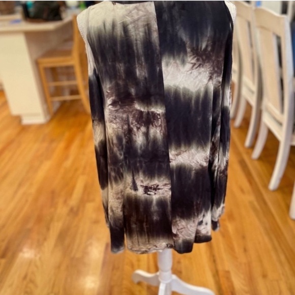 1.4.3 Story navy blue and cream tan rue dyed cold shoulder tunic - Picture 4 of 7